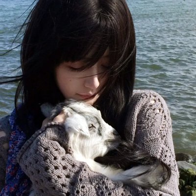某影后之女豪车代步炫富，学校展开调查，一个月持续发酵